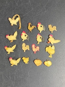 Lote de 16 DE COLECCIÓN Pollos Gallos Pollos Celuloide Dije Cracker Jack Premio - Imagen 1 de 3