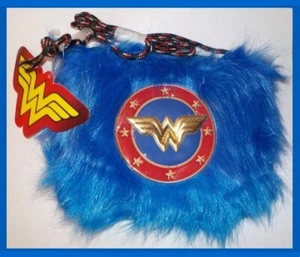WONDER WOMAN  GIRLS FAUX FUR CROSSBODY PURSE - Picture 1 of 3
