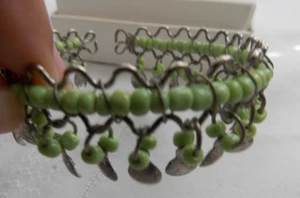 Silver Tone Light Green Bead Dangles Cuff Bracelet #F89 - Imagen 1 de 4