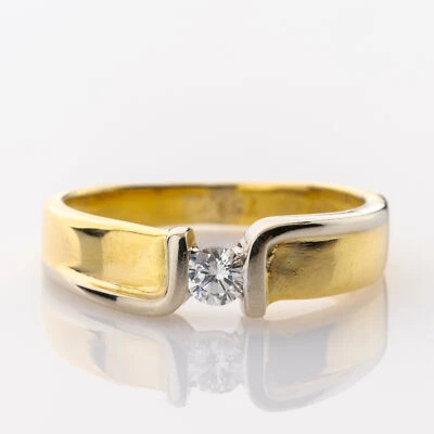 18k gold ring with a diamond - Image 1 of 4