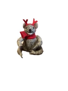 Oso koala de fieltro artesanal adorno de Navidad con astas y bufanda roja - Imagen 1 de 8