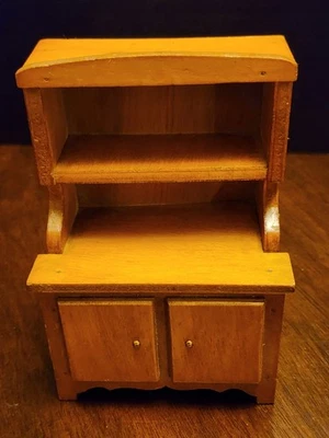 Muebles de madera vintage para casa de muñecas Foto 1 de 4