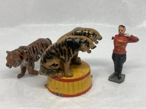 Performing Circus Tigers And Tamer By Britains (N Yel 469) - Picture 1 of 10