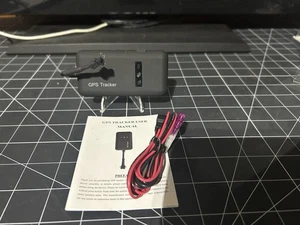 Localizador de rastreo GPS en tiempo real GT02A GPRS GSM antirrobo para automóvil/motocicleta - Imagen 1 de 1