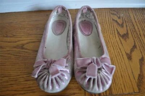 Gap Kids Metallic Pink Crackle Over Leather Flats Sz Youth 3 VEUC - Picture 1 of 3