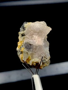 93 Carats Pink Fluorite Combine With Schorl. - Picture 1 of 11