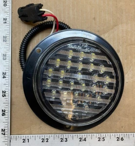 Luz de respaldo blanca redonda Dialight serie 40 con ojal N.º de parte: 46263CB826 - Imagen 1 de 5