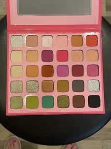 Paleta de sombras de ojos Morphe X Jeffree Star Artistry ¡30 colores nueva en caja!! - Imagen 1 de 10