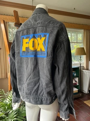 FOX NEWS Chaqueta vaquera de colección para hombre gris oscuro grande excelente estado ¡RARA! NOTICIAS ZORRO Foto 1 de 4