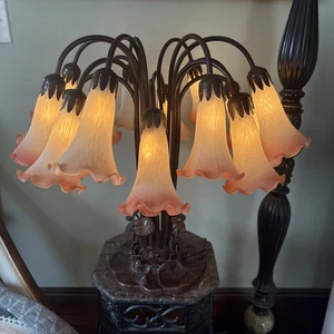 Tiffany style 15 Flower lily pad lily lamp.  Wow! - Picture 1 of 23