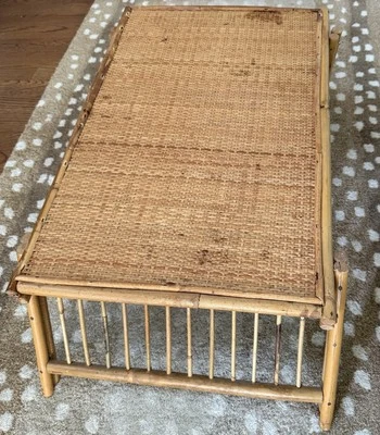 Mesa de cama plegable vintage de bambú  Foto 1 de 4