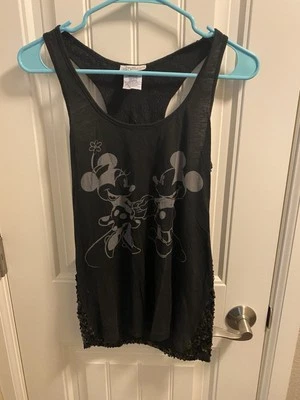 Camiseta regata preta Mickey Minnie Mouse parques da Disney L lantejoulas costas GG - Imagem 1 de 4