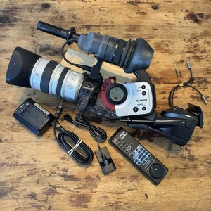 Canon XL1 (DM-XL1A) 3CCD Professional MiniDV Camcorder With Zoom Lens & Extras - Picture 1 of 24