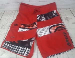 Reef Board Short Sz 32 Men Red Black White Geometric Side Pocket Swim Trunks - Picture 1 of 8