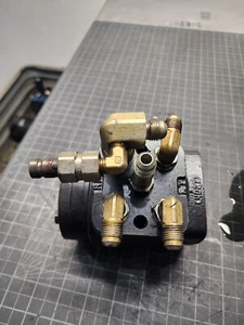 EATON CHAR-LYNN 241-5027-002 HYDRAULIC MOTOR PULL FROM RAYMOND DSD50 FORKLIFT - Picture 1 of 9