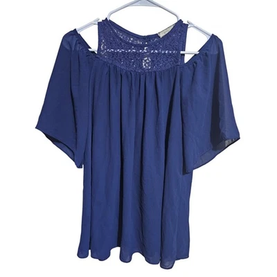 Soprano Blouse Womens Size Medium Cold Shoulder Lace Neckline Top (956) - Image 1 of 4