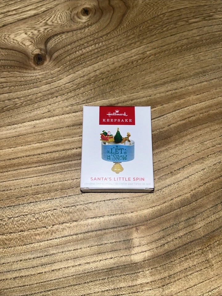 Hallmark Keepsake Miniatura Ornamento 2022 ~ Santa’s Little Spin Nuevo Foto 1 de 1