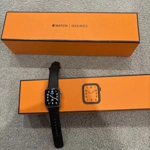 Hermes Apple Watch Series 5 - Picture 1 of 4