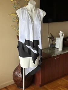 New BCBG MaxAzria 2Pc Dress in White/Black. Retail $ 349. - Picture 1 of 12