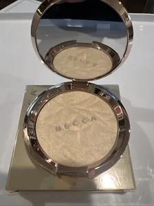 Becca Shimmering Skin  Perfector Pressed Vanilla Quartz - Picture 1 of 1