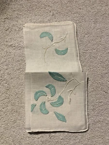 Vintage Linen Appliqued Embroidered Hankie Hanky Handkerchief 11" x 11" - Picture 1 of 4