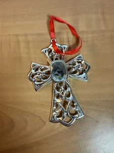 Lennox silberfarbenes Kreuz Weihnachtsschmuck mit Strass in der Mitte - Bild 1 von 7