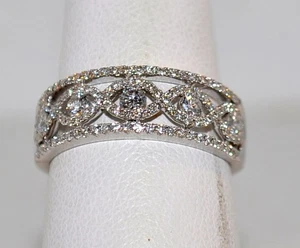.80CT DIAMOND RING IN 18KT WHITE GOLD - Picture 1 of 3