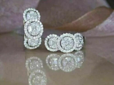 Pendientes Huggie de diamantes moissanita de corte redondo blanco de 3,86 quilates de oro blanco sólido de 14 quilates Foto 1 de 4