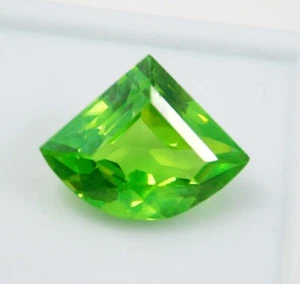 "Peridoto natural premium de 8,40 quilates | Piedra preciosa suelta de corte elegante certificada" - Imagen 1 de 5