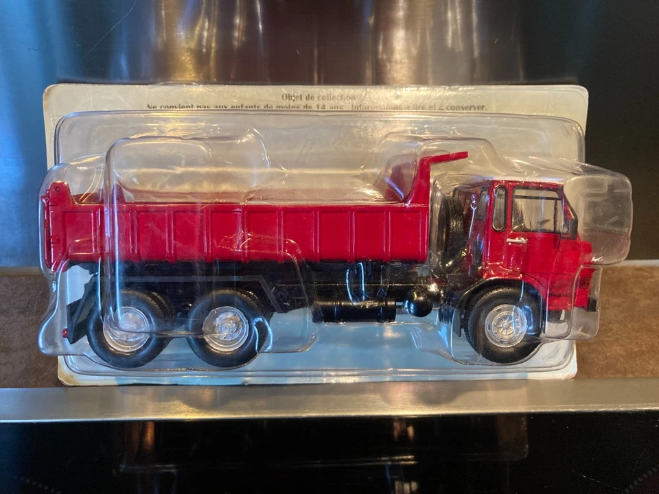 BERLIET GRH 230 6X4 BENNE MARREL ROUGE 1976 1/43 IXO - Photo 1/4