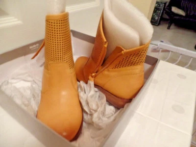 FERGIE MANTRA CORN BEAUTIFUL YELLOW LEATHER ANKLE HIGH BOOTS SZ 7 NWB - Image 1 of 4