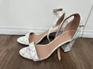 Women's Madden Girl Beella Heels Ankle Strap Open Almond Toe Block Heel Size 10 - Picture 1 of 6