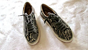 NEU HUSH PUPPIES BOUNCE PLUS SABINE GRAU/SCHWARZ LEDER SCHLANGENMUSTER 7M SNEAKER - Bild 1 von 16