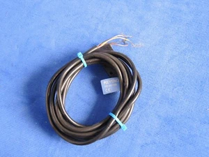 Keyence PZ-42 Photoelectric Sensor - Picture 1 of 3