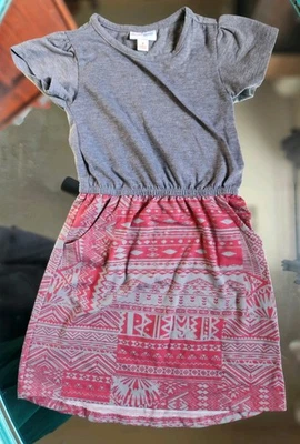 Lularoe - Vestido Niñas - Bolsillos - Talla 4 - Gris y Coral Rojo Patrón Tribal Foto 1 de 3