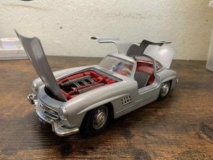 Burago Special Collection 1954 Silver Mercedes-Benz 300 SL 1:18 Metal Die-Cast - Picture 1 of 9