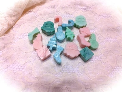 Soy Wax melts~ tarts~ Christmas Mix~  scent CHOICE~ 6oz~ FREE ship~190+ scents - Image 1 of 2