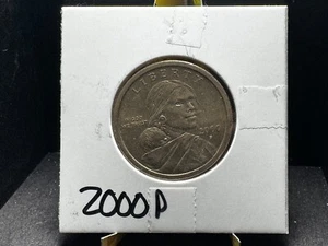 Sacagawea Gold 2000 P $1 US Coin Philadelphia Mint Circulated - Picture 1 of 3