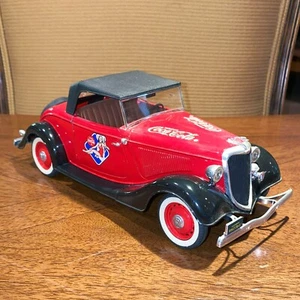 Solido Ford V8 Roadster 1934 Coca-Cola Red & Black Model Car 1/19 Scale - Picture 1 of 8