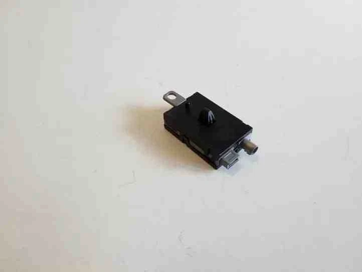 Amplificador de antena VOLVO V40 Cross Country 526 P30761696 1.6 Diesel 26235005 Foto 1 de 4