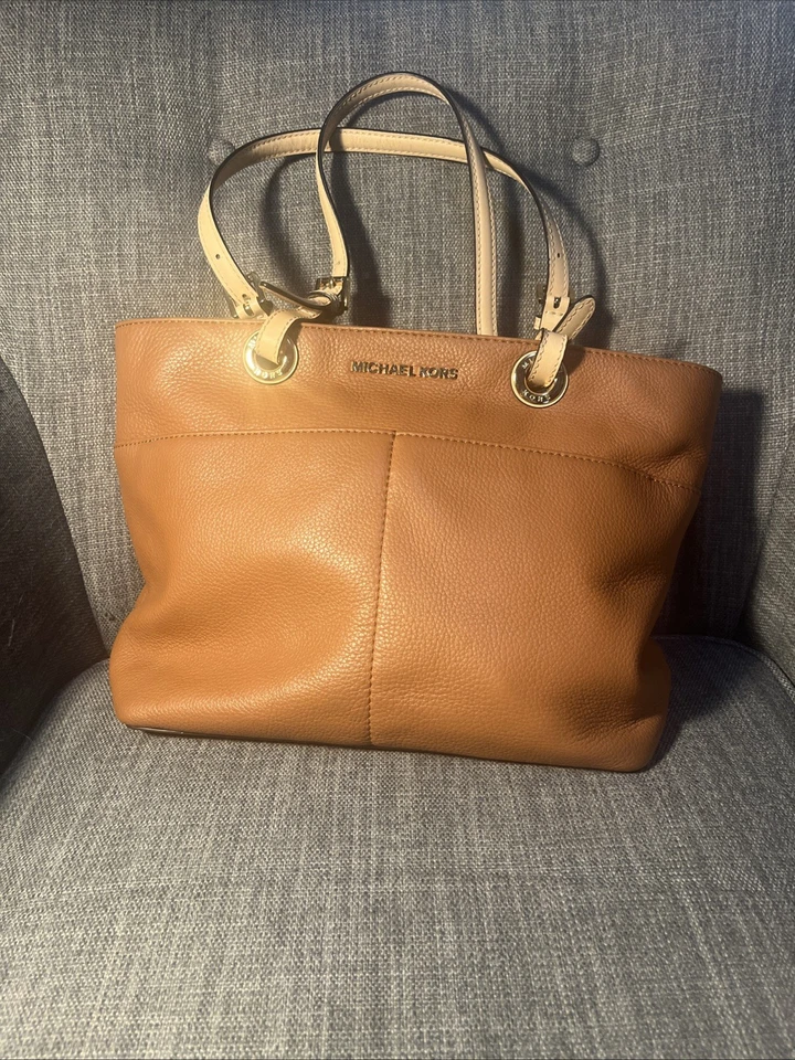 Bolso de Mano Michael Kors Cuero Bedford Marrón Bellota con Herrajes Dorados y Correas Tostadas Foto 1 de 4