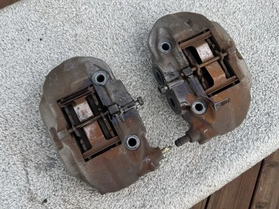 Par de pinzas de freno delanteras izquierda derecha Lexus LS430 Sumitomo 2001-2006 OEM Foto 1 de 4