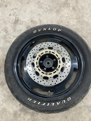 Llanta delantera con neumático 85-07 Yamaha VMAX 1200 VMX12 18x2,15 Foto 1 de 4