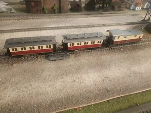 ROCO, THREE PASSENGER WAGONS, SCALE HO - Picture 1 of 10