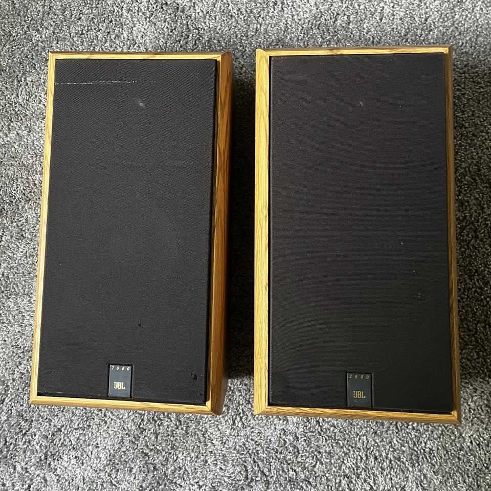 Altavoces de estantería vintage JBL 2600 acabado grano madera Foto 1 de 3