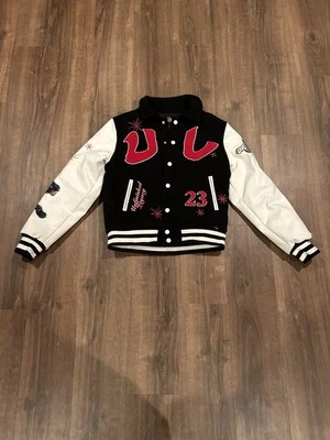 Chaqueta universitaria Unfinished Legacy en blanco y negro Foto 1 de 4
