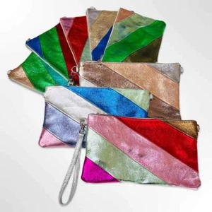 Clutch und Umhängetasche in 1 mit Metallic Streifen in verschiedenen Farben - Bild 1 von 8
