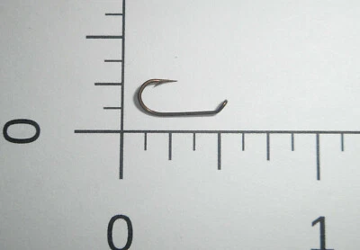 100 MUSTAD #14 FLY TYING HAMECONS RONDS FORGED REVERSED BRONZED LONG SHANK 57530 - Image 1 of 4