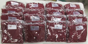 Lot of 16 Matte Maroon 4'3"-4'5" Graduation Cap and Gown Ensembles Kindergarten - Imagen 1 de 3