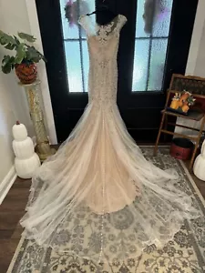 Allure Bridals Wedding Dress Size 8 Ivory Lace And Beading All Over Fits Like 6 - Picture 1 of 18